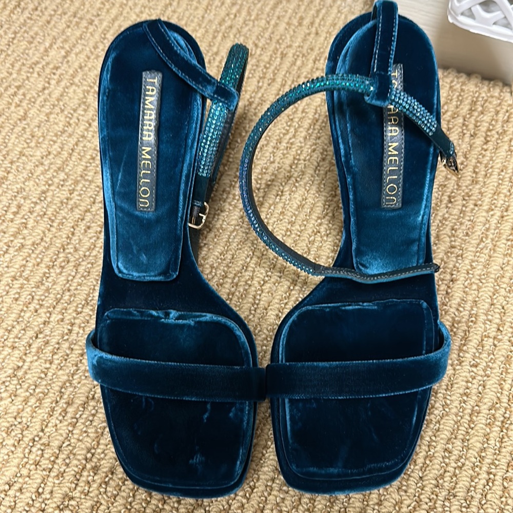 Tamara Mellon
Velvet Crystal Embellishment Sandals Pillow Top
Size: 9 | IT 39